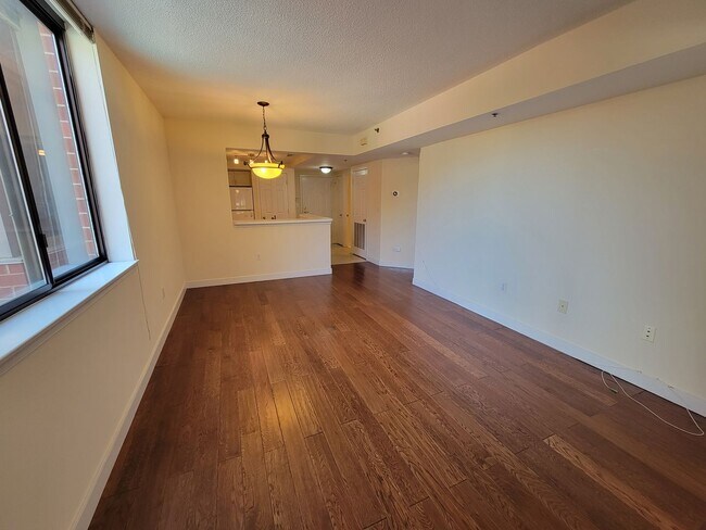 Building Photo - 1BR Condo Two Blocks from Ballston Metro