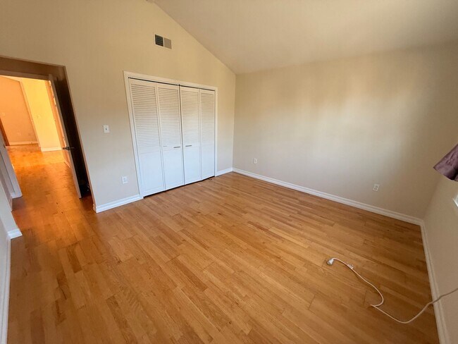 Building Photo - 4013-4015 Beresford Street