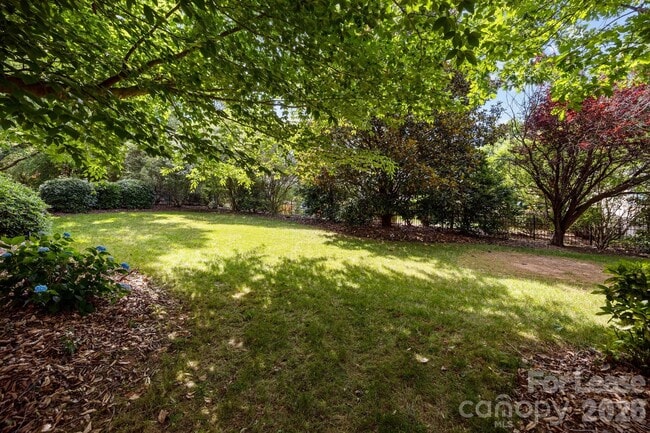 Building Photo - 9205 Woodriver Ln