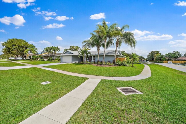 Building Photo - 1342 Essex Dr