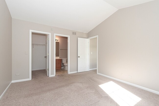 Building Photo - 2465 Frost Dr