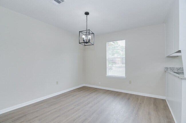 Building Photo - Brick Ranch in Columbia County