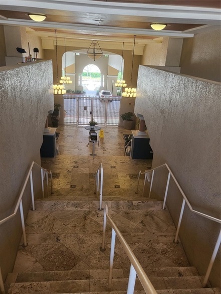 Building Photo - 520 SE 5 Ave