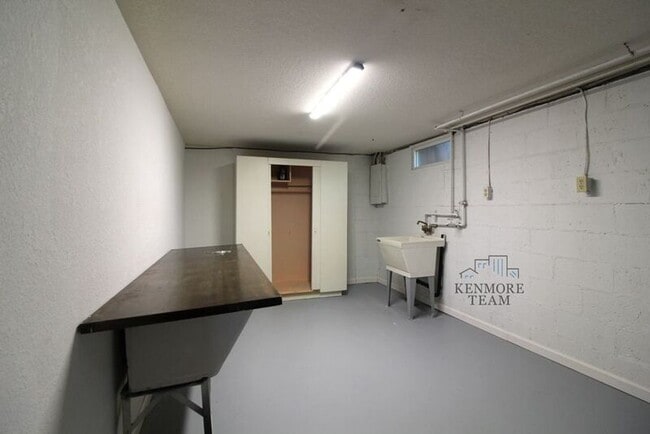 Building Photo - 804 Symons St