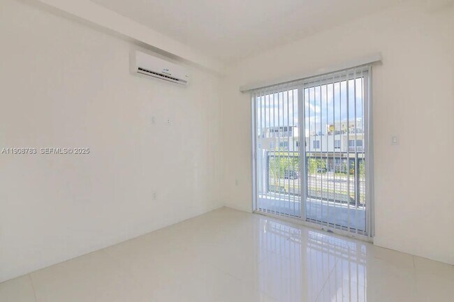 Building Photo - 25850 SW 140th Ct