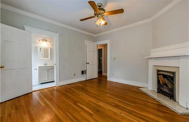 Building Photo - 1193 Mansfield Ave NE