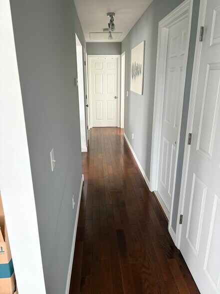 Building Photo - 124 S 15th Ave