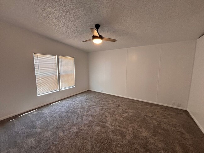 Building Photo - 3950 White Pine Dr