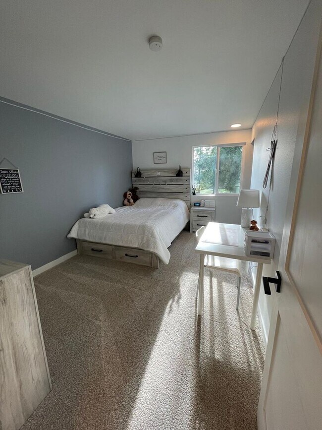 Building Photo - 13540 NE 190th Pl