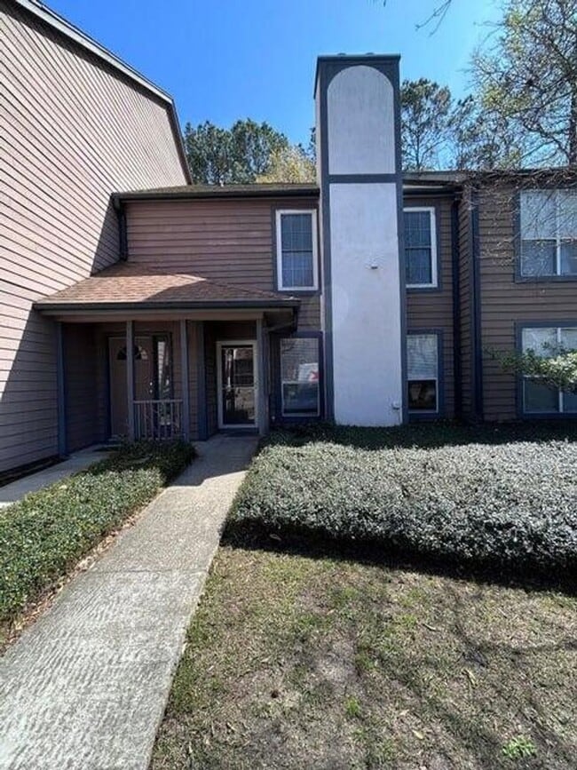 Building Photo - Gated Community- 2BA/1BA Condo
