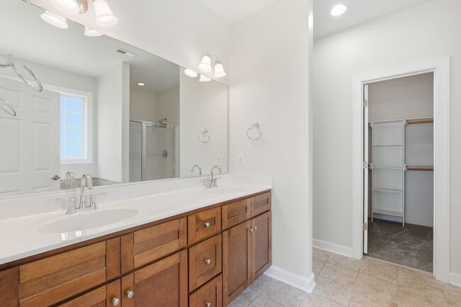 Building Photo - Welcome to Windmill Meadows!