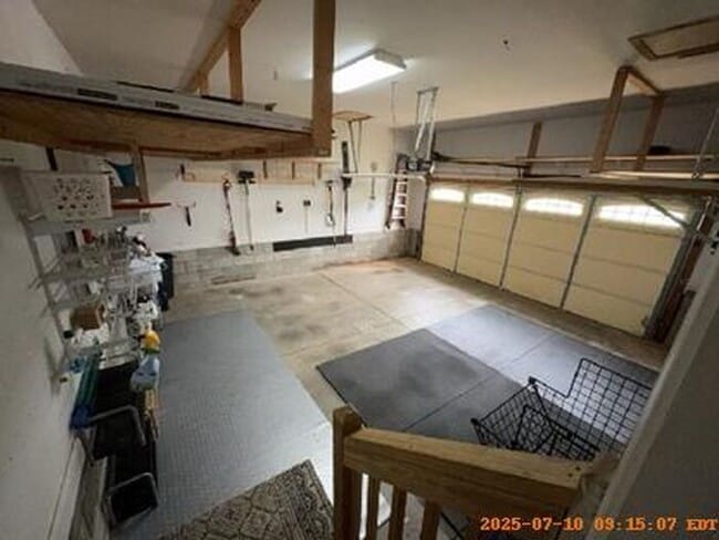 Building Photo - Lexington Living Oasis
