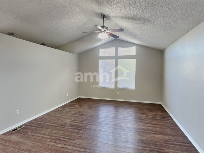 Building Photo - 19065 E Chenango Cir