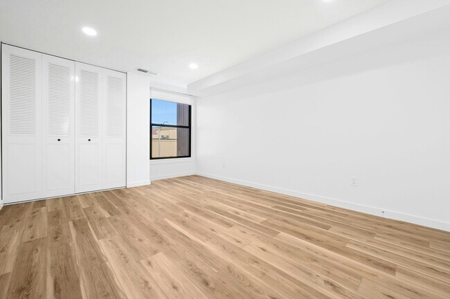 Building Photo - 54 Shrewsbury Green Dr