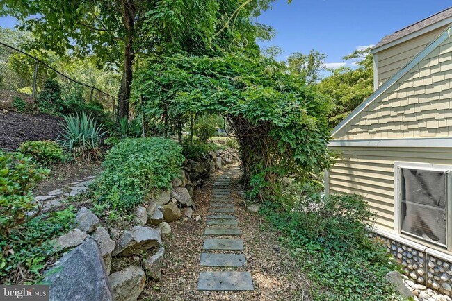 Building Photo - 7712 Dolly Dr