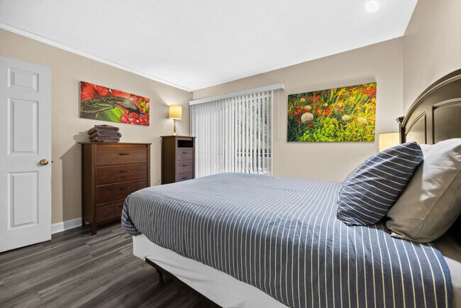 Building Photo - 1700 SW 16th Ct