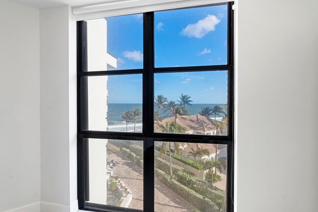 Building Photo - 1155 Hillsboro Mile