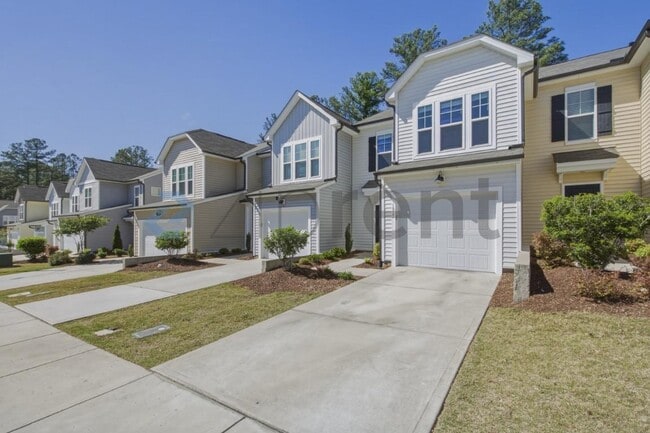 Building Photo - 1015 Badlands St