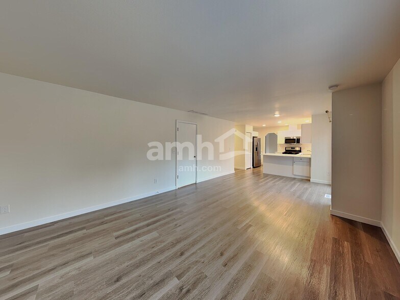 Building Photo - 11620 34th St NE