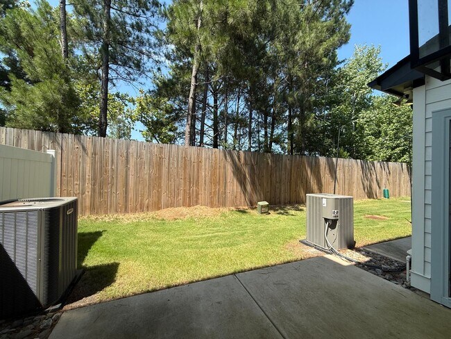 Building Photo - 4821 Gossamer Ln
