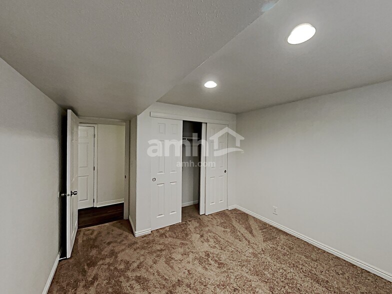 Building Photo - 3877 Chilton Rd