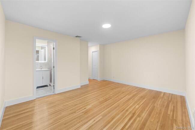 Building Photo - 31 Cail Dr