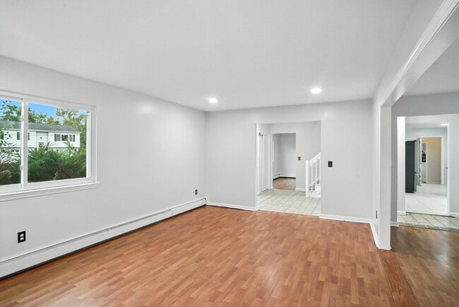 Building Photo - 3 Gumwood Dr
