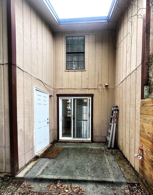 Building Photo - 413 Sea Rover Ln NW