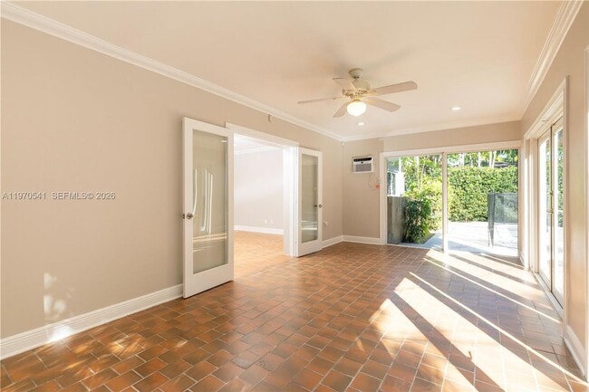 Building Photo - 1350 Mendavia Ave