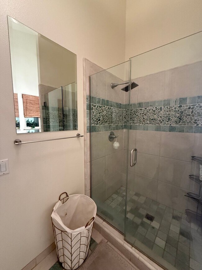 Building Photo - Luxury Home with 180 Degrees Lake Views