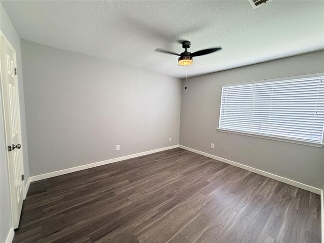Building Photo - 10615 Golden Quail Dr