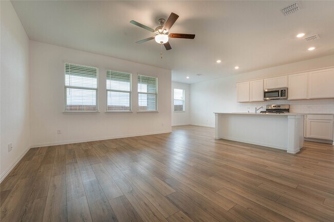 Building Photo - 3616 Mallard Wy