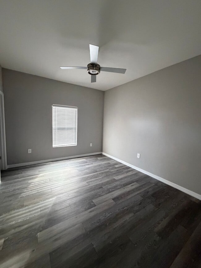 Building Photo - 1306 Saxony Cir