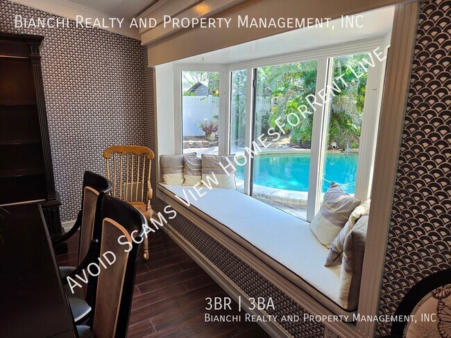 Building Photo - 1132 Ridge Dr