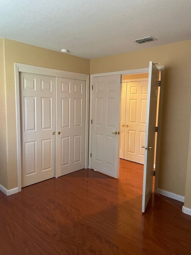 Building Photo - BEAUTIFUL 2 STORY IN FOLSOM WITH 4 BED, 3 FULL BATH, & 3 CAR GARAGE