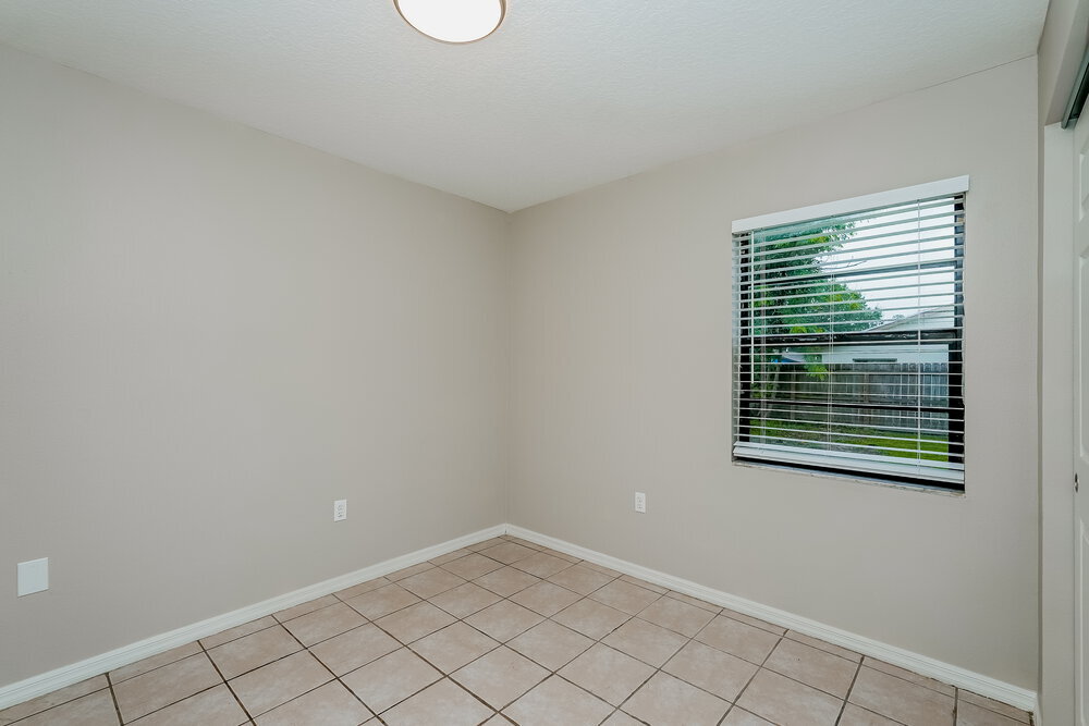 Building Photo - 1402 Thistledown Dr