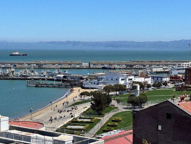 Building Photo - Million-Dollar Views, Starter Price!