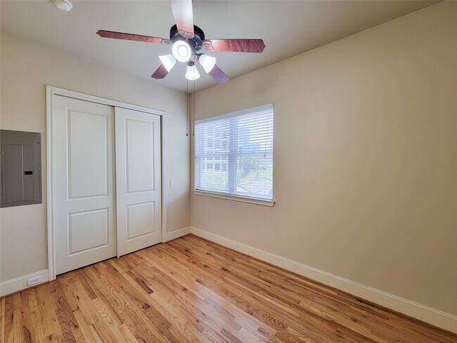 Building Photo - 58 Briar Hollow Ln