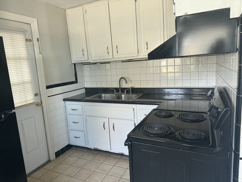 Building Photo - 5723 Beldon Dr