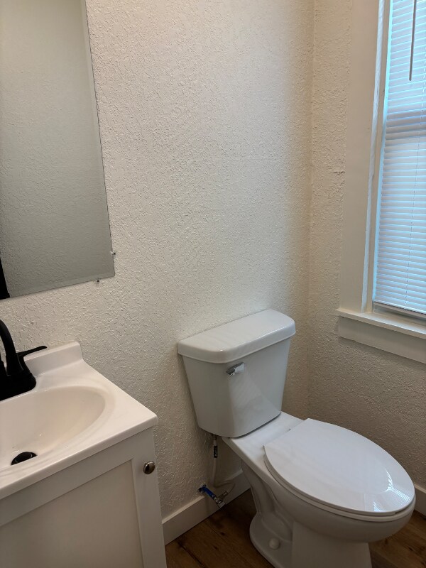 Building Photo - 527 Cypress Ave