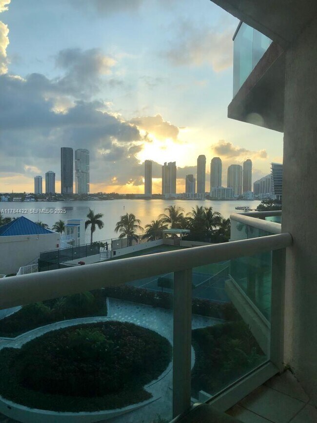 Building Photo - 3370 Hidden Bay Dr