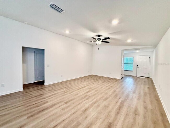Building Photo - 5745 Helmsman Ct