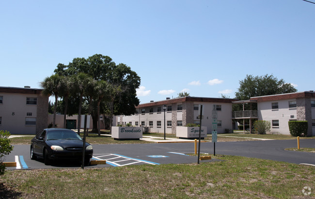 Brookside Square - Brookside Square Apartments