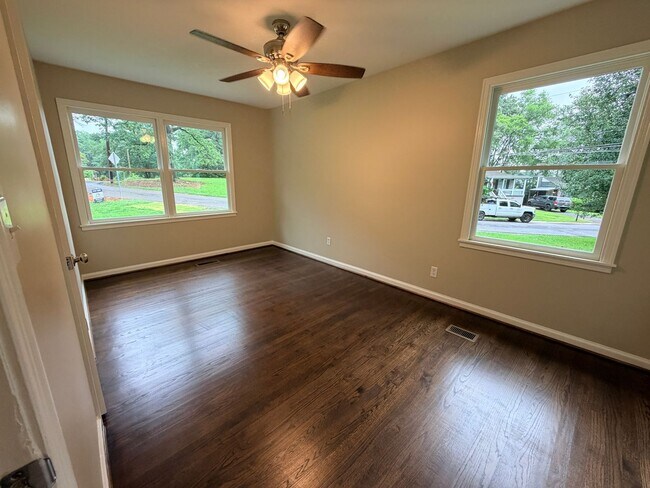 Building Photo - Fully Remodeled in the Heart of West Homewood - Welcome Home