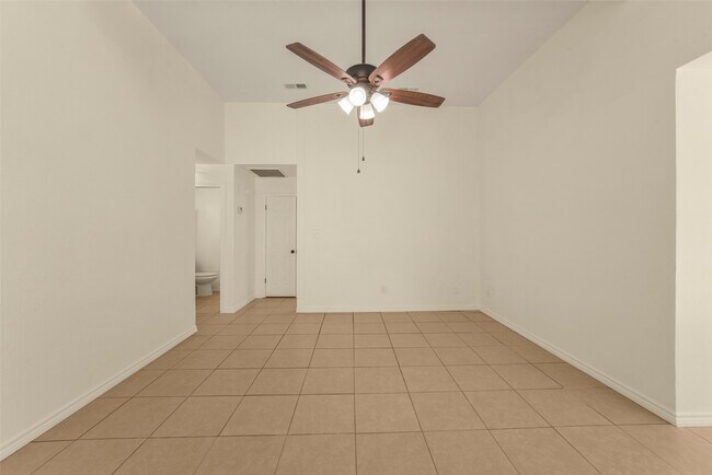 Building Photo - 18147 Dinner Creek Dr