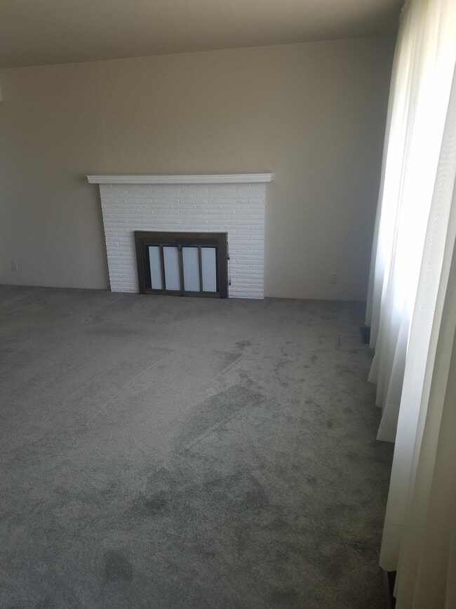 Building Photo - STATUS:AVAILABLE  |R136a| $1795