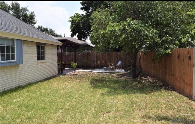 Building Photo - Perfect Fit, Perfect Home In McAllen!