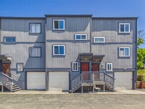Building Photo - Updated 2 Bed / 1.5 Bath Townhome – In-Unit Washer & Dryer + Garage Parking – $2,800/month