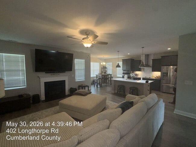 Building Photo - 402 Longthorpe Rd