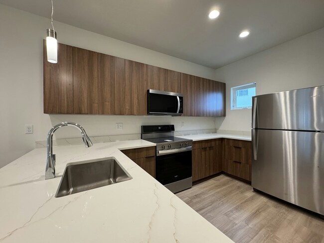 Building Photo - 1791 S Renaissance Towne Dr